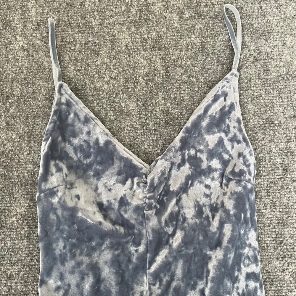 American Eagle Blue Crushed Velvet Romper Sleeveless V-Neck Strappy Back Small - Picture 3 of 8
